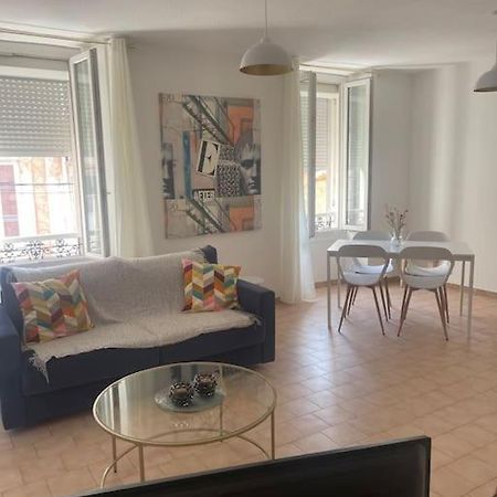 Appartement A 100 M De La Gare Port-de-Bouc Kültér fotó