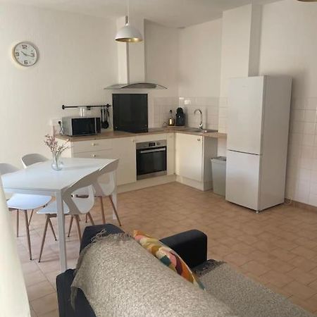 Appartement A 100 M De La Gare Port-de-Bouc Kültér fotó